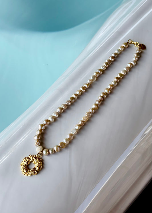 Coral Pearl Necklace Gold